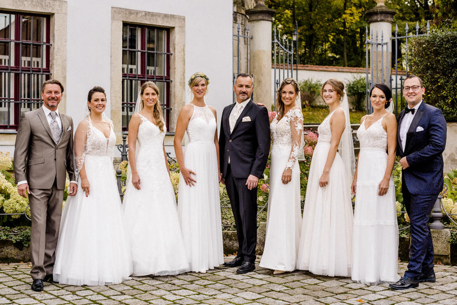 Dienstleister der Hochzeitsbranche präsentieren sich und beraten rund um das Thema Heiraten.