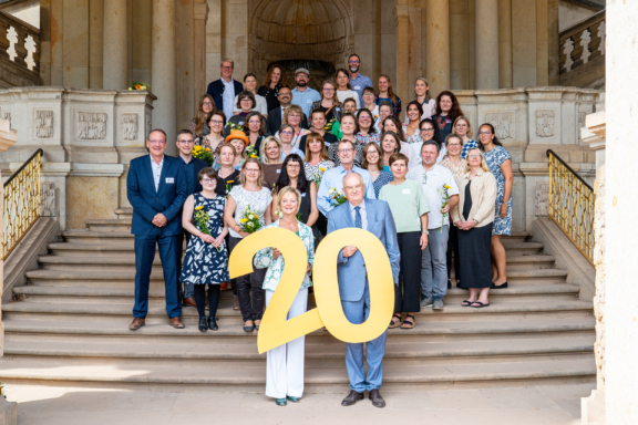 Schloss Burgk ist Teil des Schlösserlandes Sachsen - 20 Jahre starke Kulturmarke Der Marketingverbund „Schlösserland Sachsen“ feierte kürzlich sein 20-jähriges Bestehen. Seit 2021 ist auch Schloss Burgk Mitglied und somit Teil dieser starken Gemeinschaft. Ziel der Zusammenarbeit ist es, Schloss Burgk als kulturelles Zentrum der Region noch stärker zu positionieren, überregional bekannter zu machen und neue Zielgruppen anzusprechen.